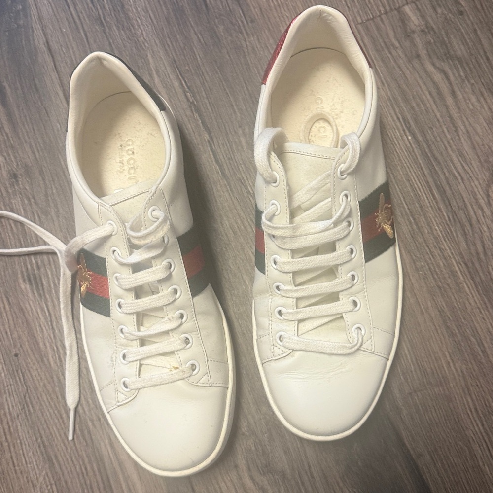 White Sneakers with Red and Blue Stripes Gucci